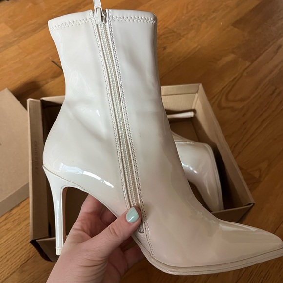 Steve Madden Kambia Bone Booties - Picture 3 of 6